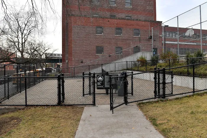 Doughboy Plaza Dog Run Picture 6