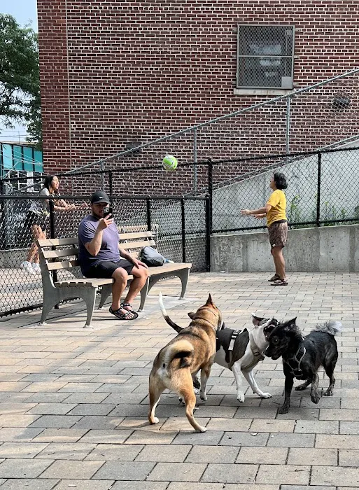 Doughboy Plaza Dog Run Picture 3