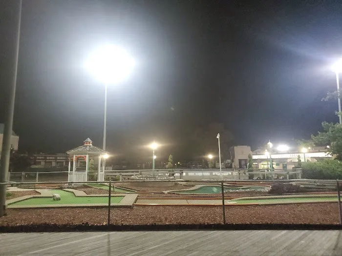 Playland Boardwalk Picture 9