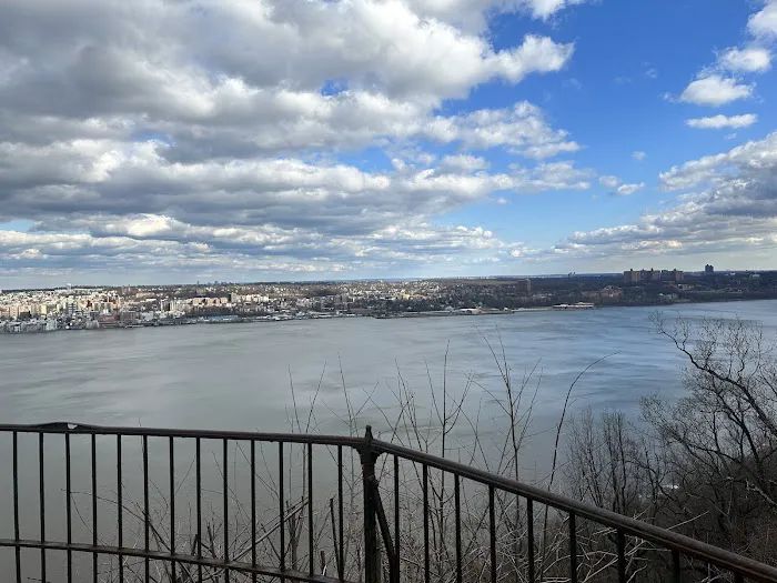 Palisades overlook Picture 2
