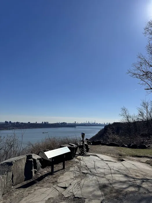 Palisades overlook Picture 8