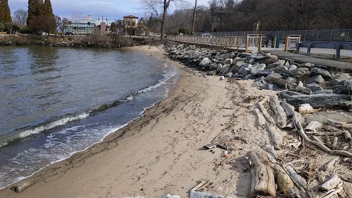 Kinnally Cove Park & kayak launch Picture 2