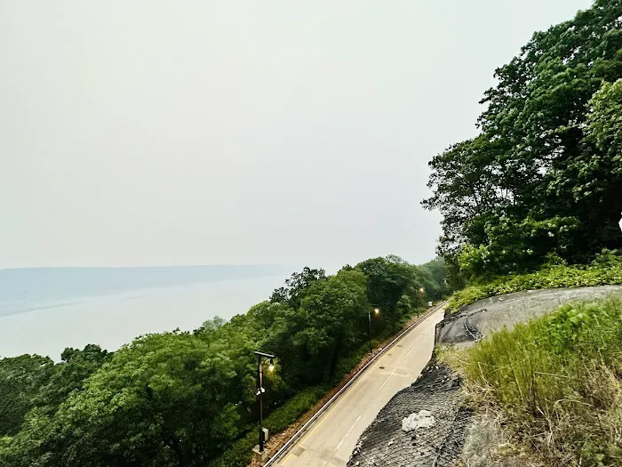 Overlook Meadow Picture 1