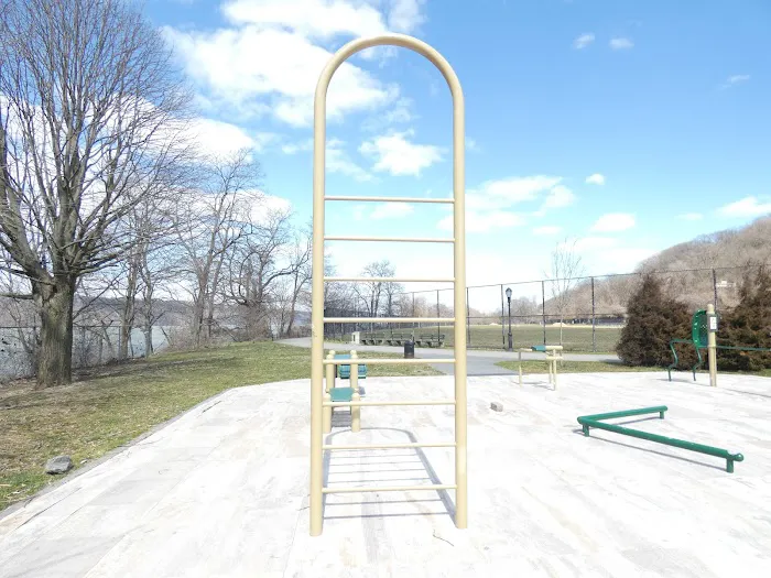 Outdoor Fitness Equipment Picture 1