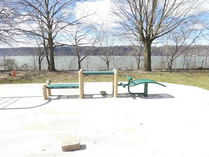 Outdoor Fitness Equipment Picture 2