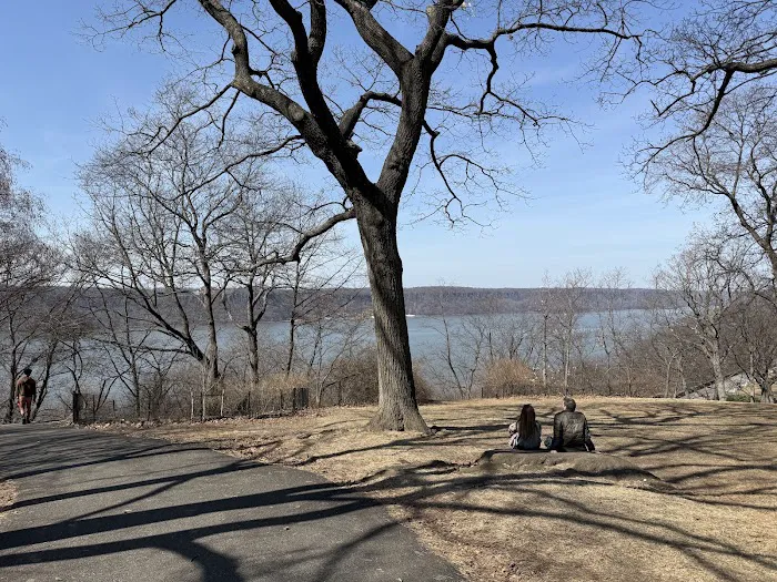 Cloisters Lawn Picture 1