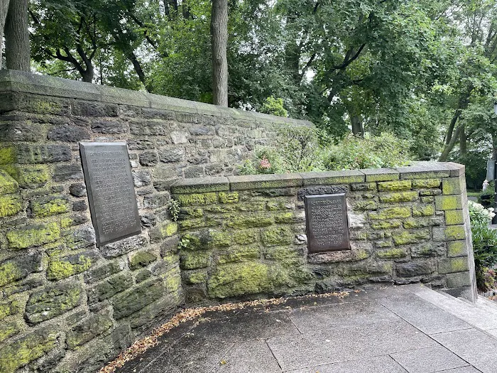 Linden Terrace Picture 4