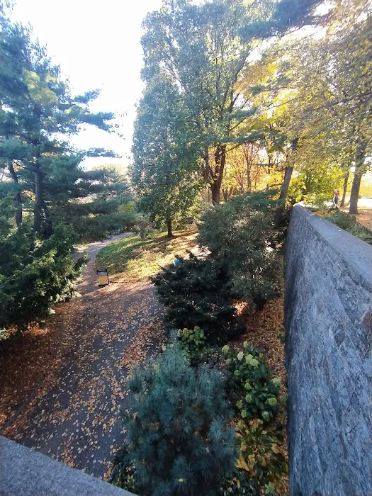 Fort Tryon Park Picture 3