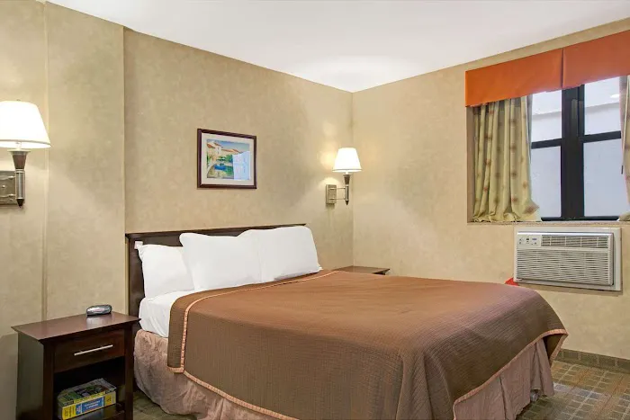 Howard Johnson Inn Yankee Stadium Picture 6