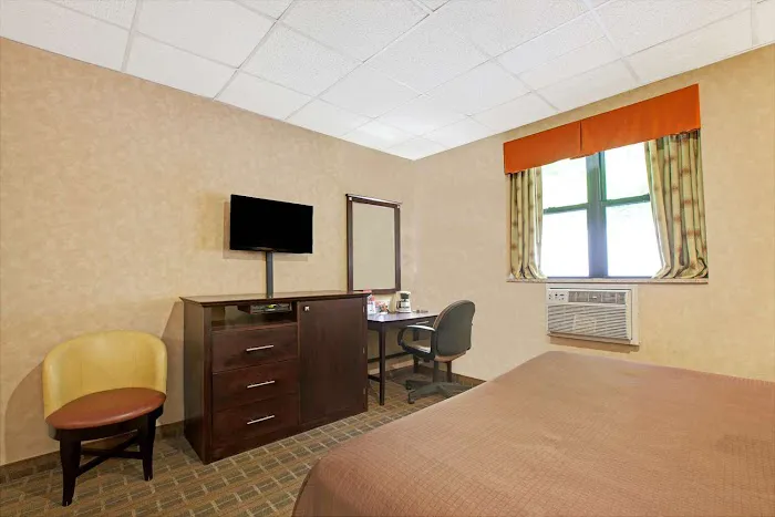 Howard Johnson Inn Yankee Stadium Picture 5