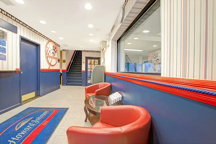 Howard Johnson Inn Yankee Stadium Picture 2