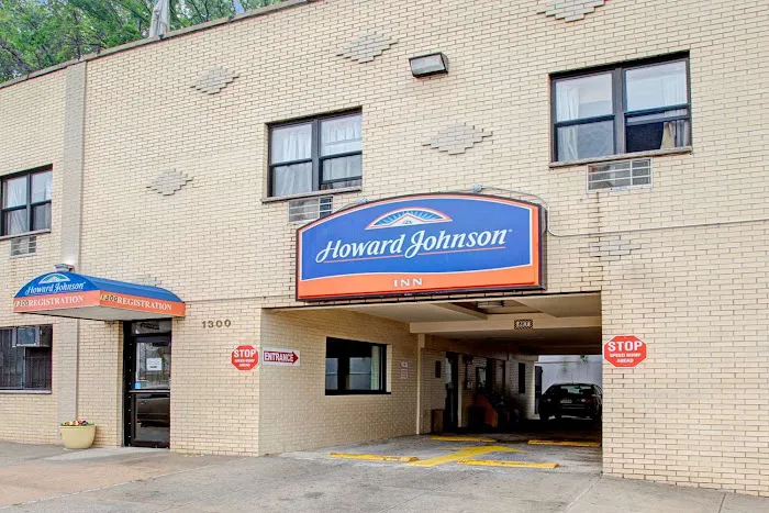 Howard Johnson Inn Yankee Stadium Picture 3