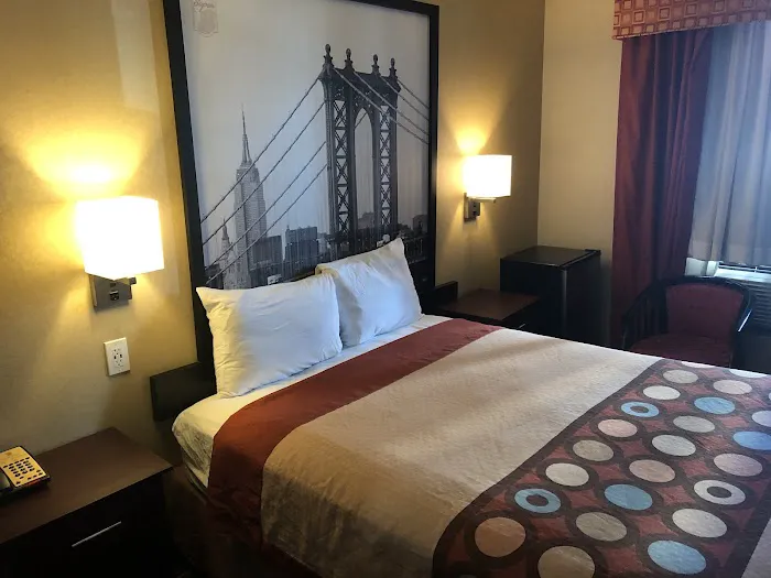 Super 8 by Wyndham Long Island City LGA Hotel Picture 5