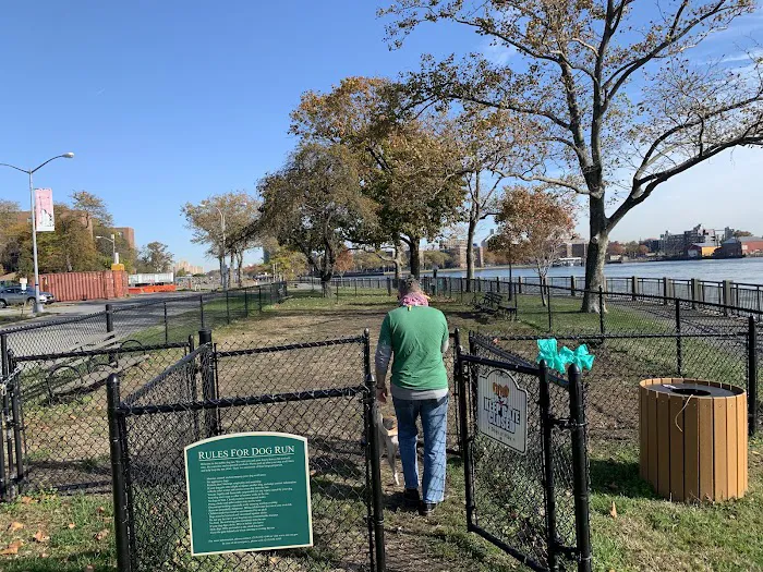 Octagon Dog Run Picture 1
