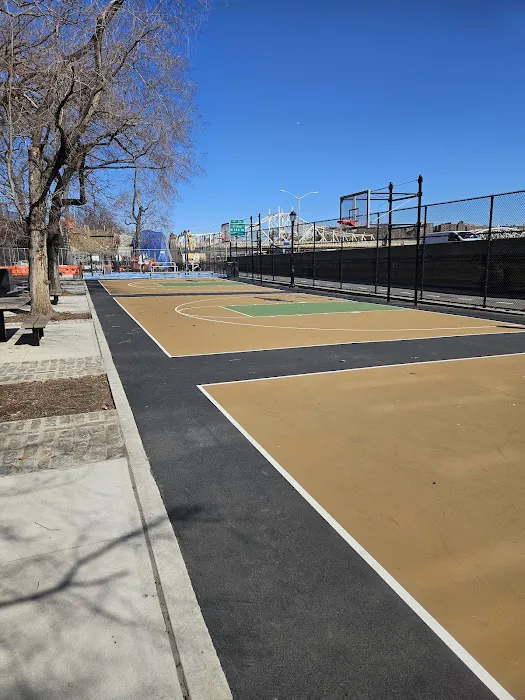 Harlem Lane Playground Picture 3