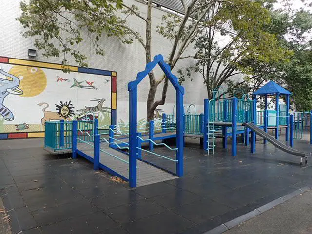 Howard Bennett Playground Picture 9