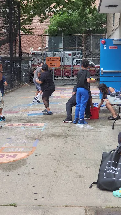 Howard Bennett Playground Picture 8