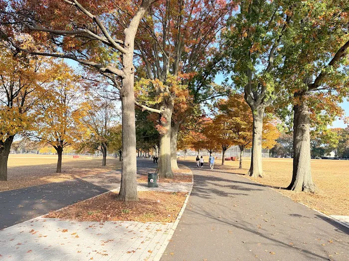 Oval Hiking Path Picture 1