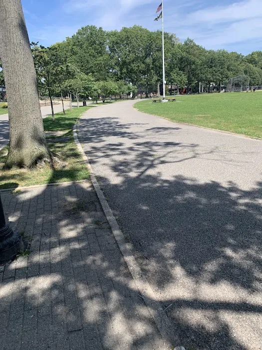 Oval Hiking Path Picture 6