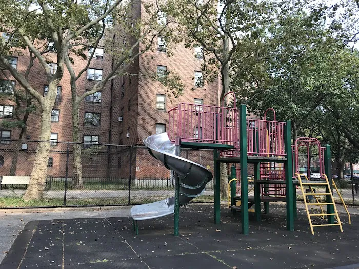 Herman Dolgon Playground Picture 7