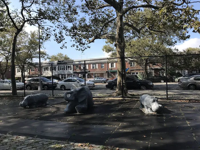 Herman Dolgon Playground Picture 8