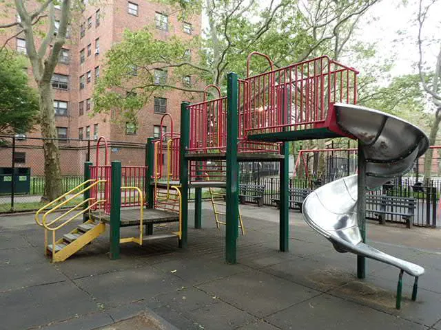 Herman Dolgon Playground Picture 3