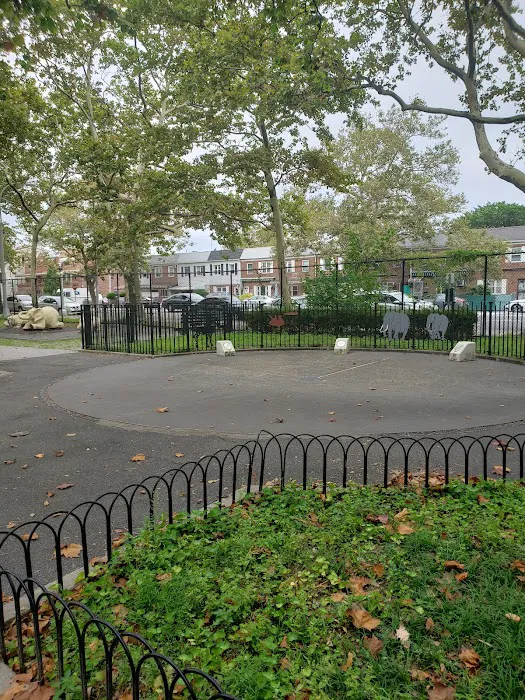Herman Dolgon Playground Picture 6