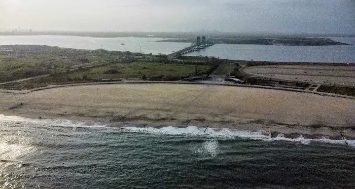 Riis Beach Shore Line Picture 3