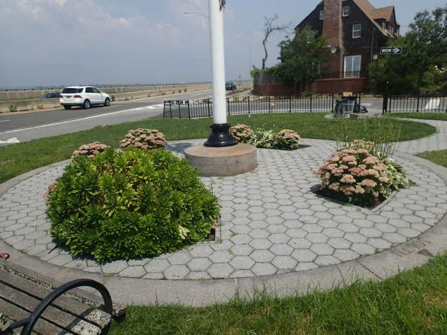 Gwirtzman Triangle Picture 5