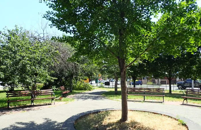 Fraser Square Picture 10