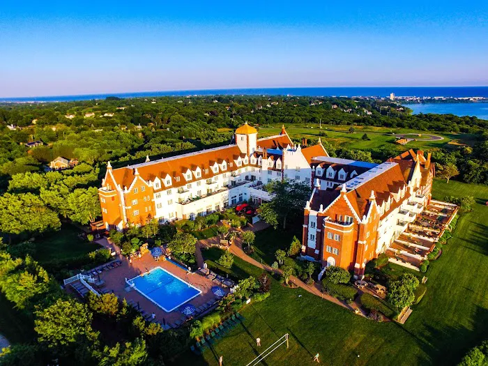 Montauk Manor Picture 2
