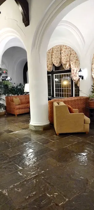 Montauk Manor Picture 4