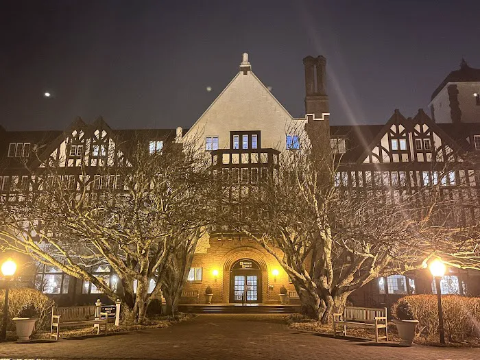 Montauk Manor Picture 5