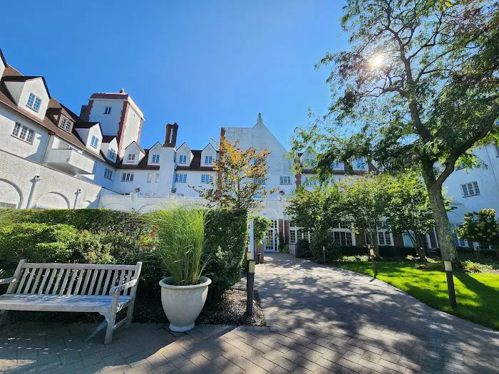 Montauk Manor Picture 7