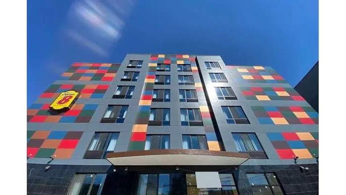 Super 8 by Wyndham Brooklyn Williamsburg Picture 1