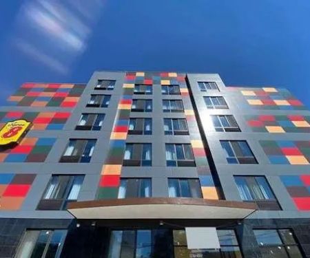 Super 8 by Wyndham Brooklyn Williamsburg
