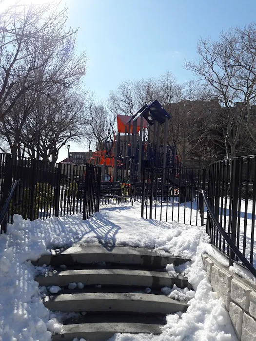 Greenpoint Avenue Picture 6
