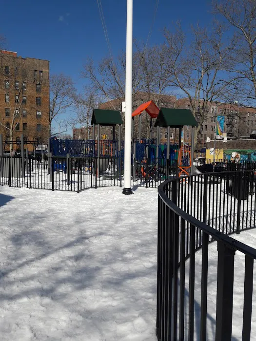 Greenpoint Avenue Picture 4
