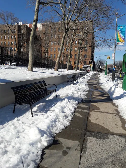 Greenpoint Avenue Picture 7