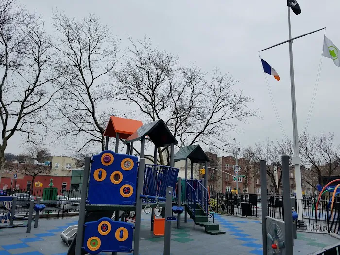 Greenpoint Avenue Picture 2