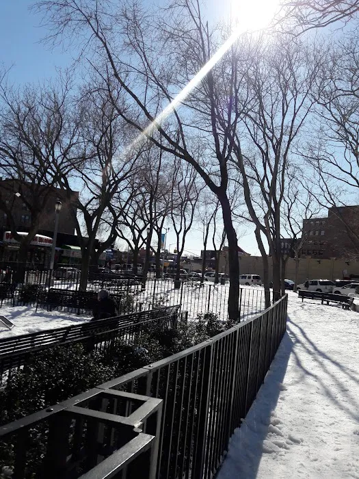 Greenpoint Avenue Picture 8