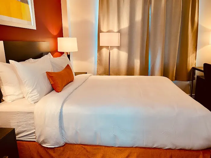 Surface Inn Brooklyn Picture 10