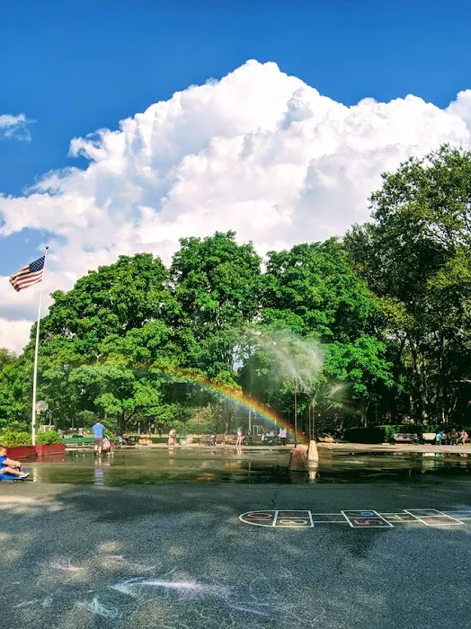 Sunnyside Gardens Park Picture 2