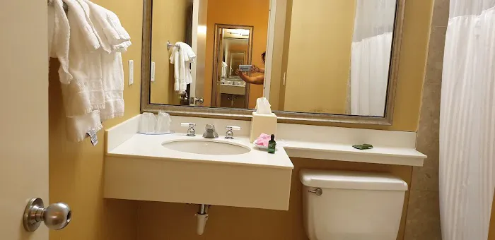 Clinton Inn Hotel & Event Center Picture 1