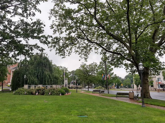 Huyler Park Picture 4