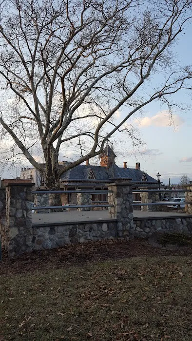 Huyler Park Picture 5
