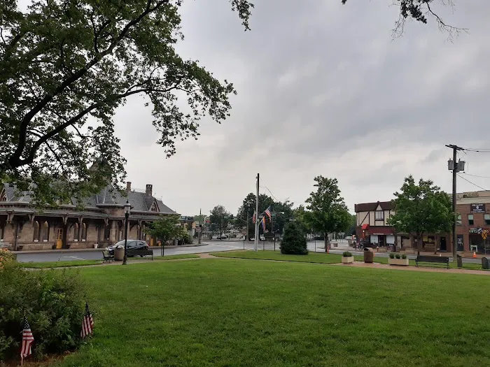 Huyler Park Picture 6