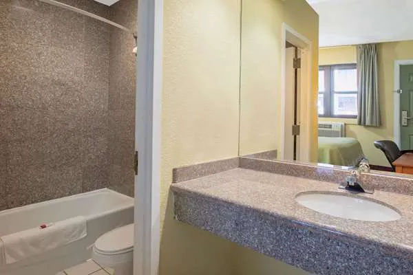 Days Inn by Wyndham Elmsford / White Plains Picture 9