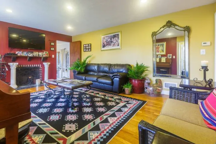 Cozy Homeva Kensico WP Picture 2