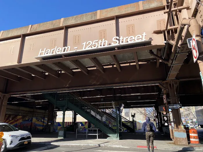 Uptown Grand Central Plaza Picture 9